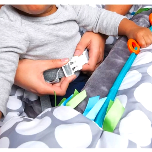 GUC Boppy Preferred Shopping Cart Cover - Gray Dots - Picture 8 of 16